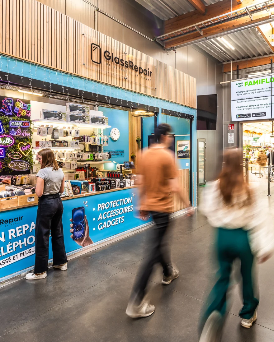 La boutique GlassRepair dans la galerie Famiflora à Mouscron